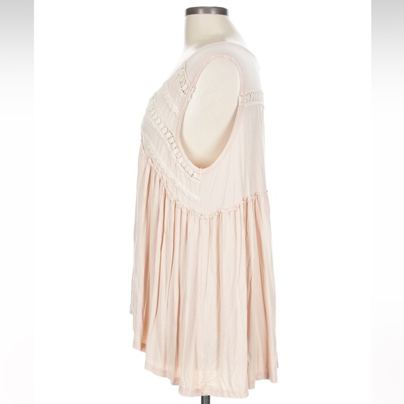 NWOT: POL Sleeveless Lace Ruffle Detail V-Neck Relaxed Fit Babydoll Top• Large - Picture 9 of 9